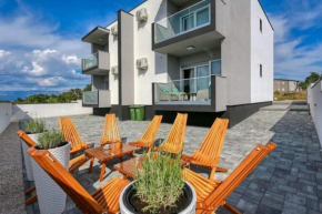 Apartments with a parking space Vir - Lozice, Vir - 22215